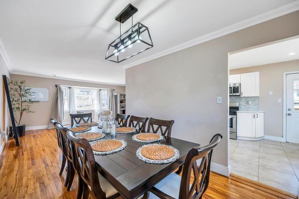 Dining room, Interior, Kitchen, Pendant Lights, Recessed Lighting, Wood Texture Flooring