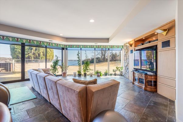 Interior, Living room, Recessed Lighting, Water