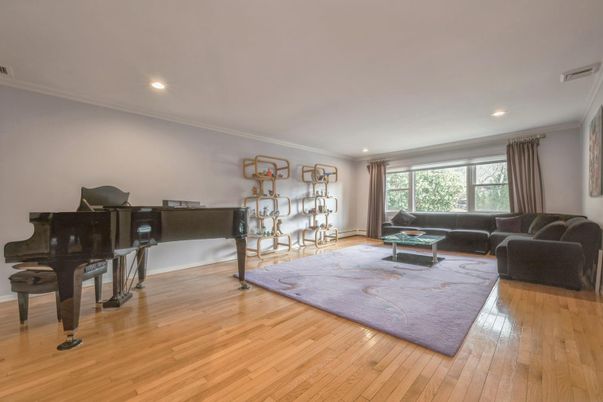 Interior, Living room, Piano, Recessed Lighting, Wood Texture Flooring
