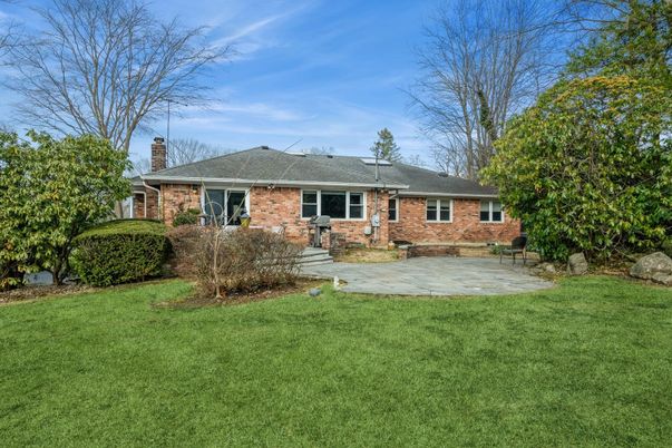 Backyard, Exterior, Facade, Brick Facade, Cape Cod