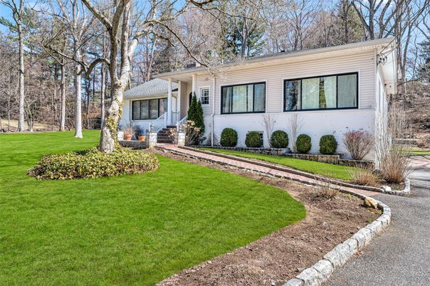 Backyard, Exterior, Facade, Split Level
