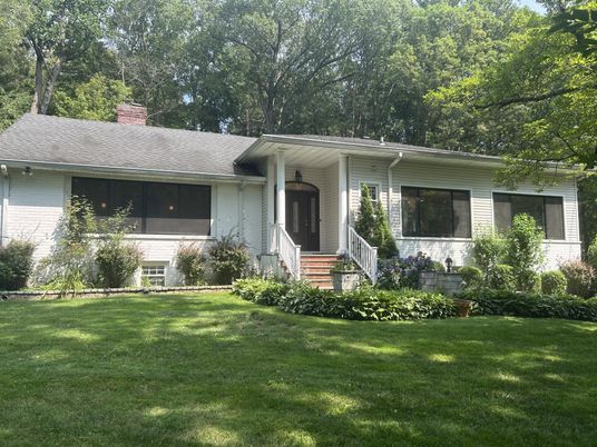 Backyard, Exterior, Facade, Ranch