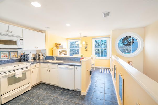 Dining room, Interior, Kitchen, Pendant Lights, Recessed Lighting