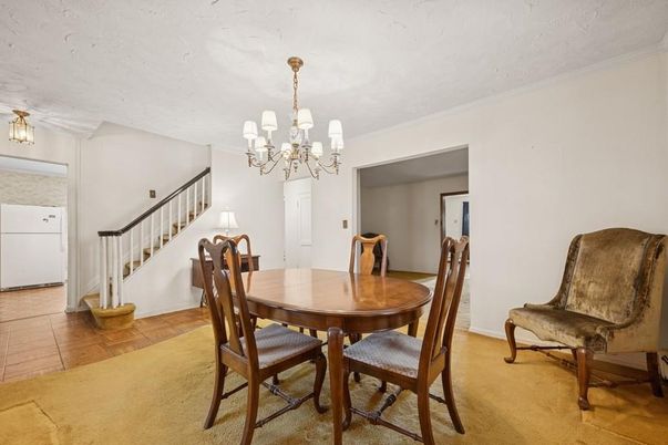 Chandelier, Dining room, Interior