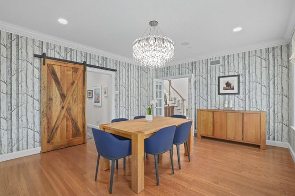 Chandelier, Dining room, Interior, Recessed Lighting, Wood Texture Flooring