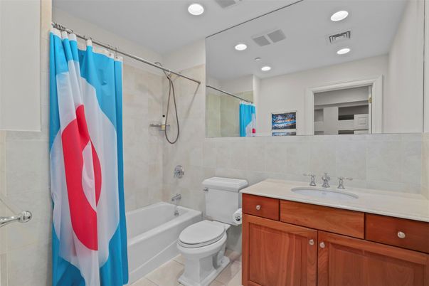 Bathroom, Interior, Recessed Lighting