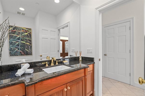 Bathroom, Dual Sink Vanities, Interior, Recessed Lighting