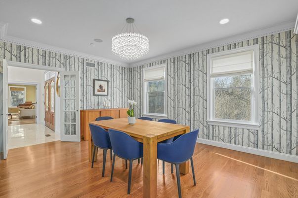 Chandelier, Dining room, Interior, Recessed Lighting, Wood Texture Flooring