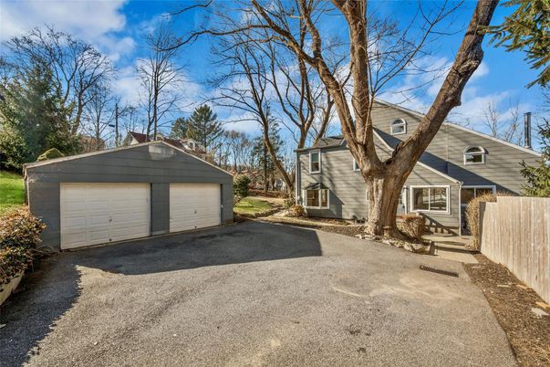 Detached Garage, Exterior