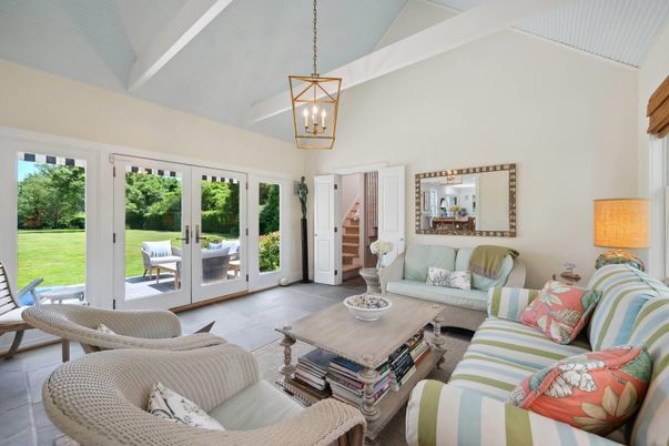 Interior, Living room, Pendant Lights