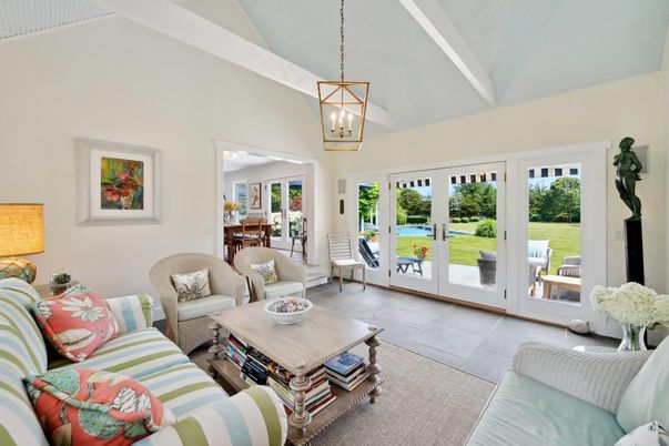 Interior, Living room, Pendant Lights