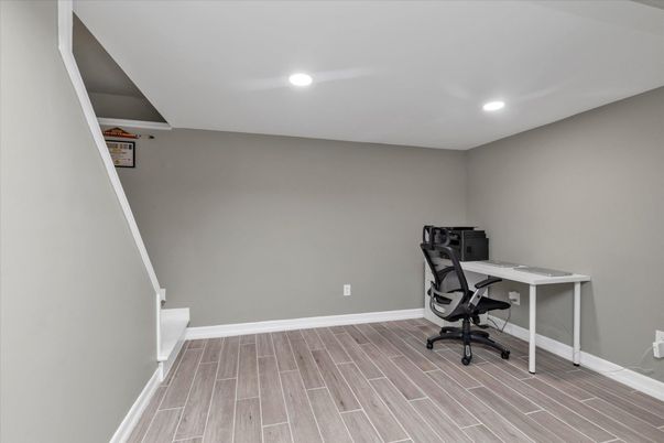 Home Office, Interior, Recessed Lighting, Wood Texture Flooring