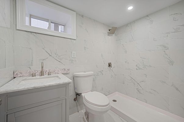 Bathroom, Interior, Marble Walls, Recessed Lighting