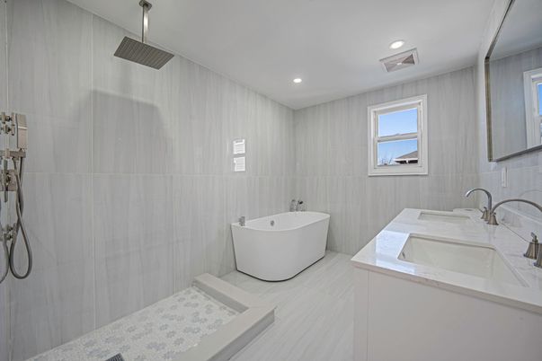 Bathroom, Dual Sink Vanities, Free Standing Baths, Interior, Recessed Lighting