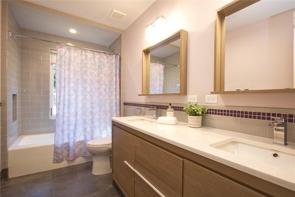 Bathroom, Dual Sink Vanities, Interior, Recessed Lighting