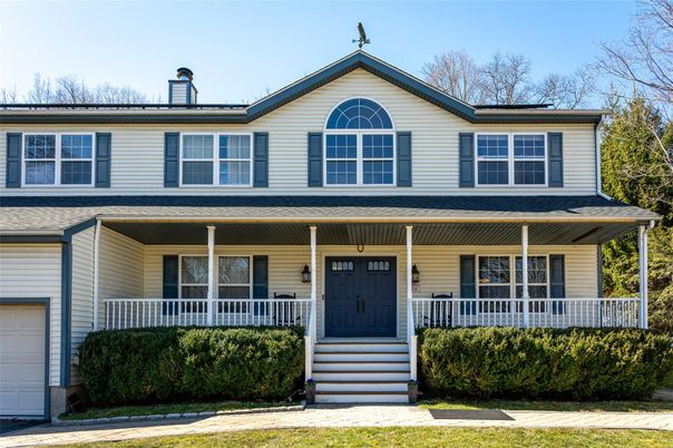 Attached, Exterior, Facade, Farmhouse