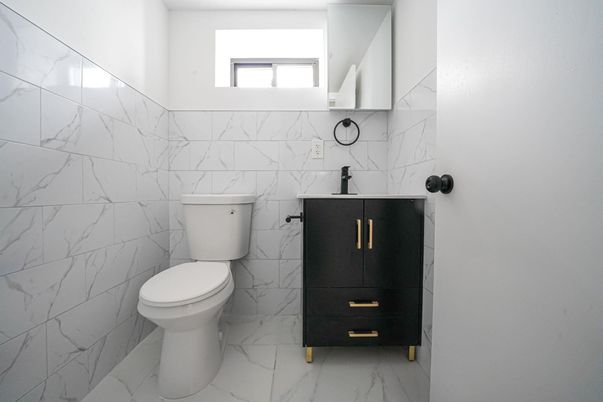 Bathroom, Interior, Marble, Marble Walls