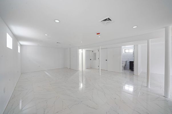Empty room, Interior, Marble, Recessed Lighting