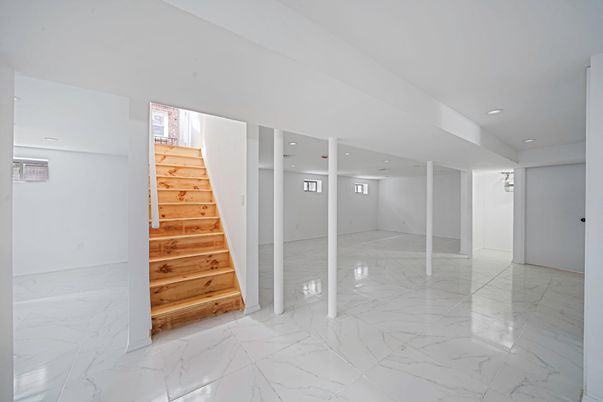 Empty room, Interior, Marble, Recessed Lighting, Wooden Walls