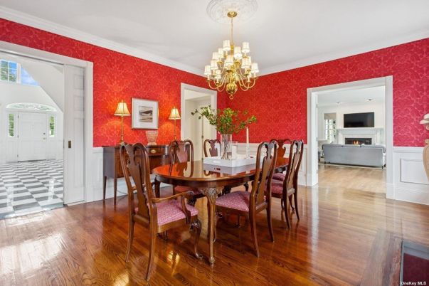 Chandelier, Dining room, Fireplace, Interior, Wood Texture Flooring