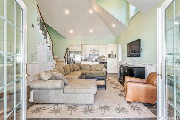 Interior, Kitchen, Living room, Recessed Lighting, Stainless Steel Appliances