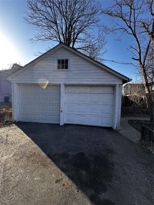 Detached Garage, Exterior
