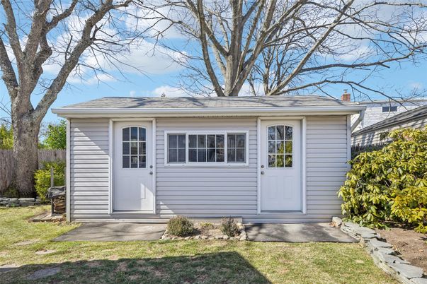 Exterior, Facade, Cape Cod