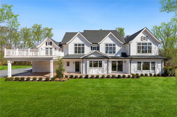 Attached, Exterior, Facade, Farmhouse