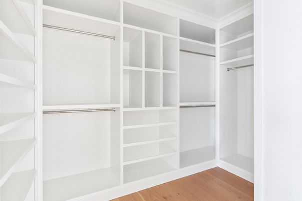 Interior, Walk-in Closets, Wood Texture Flooring