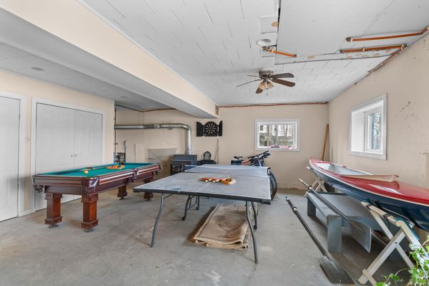 Billiard Table, Game Room, Interior