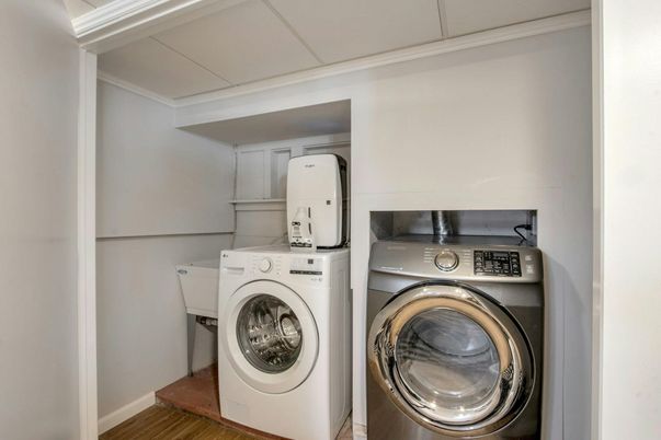 Interior, Utility Closets, Washer, Wood Texture Flooring