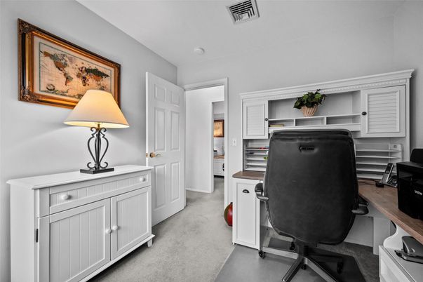 Home Office, Interior