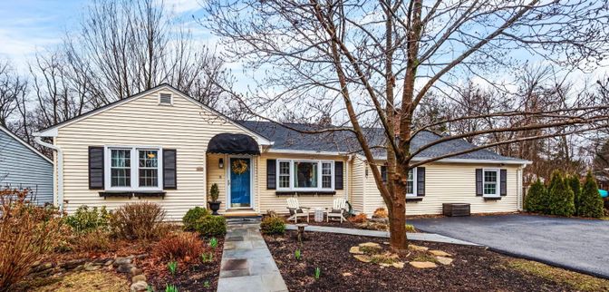 Exterior, Facade, Cape Cod
