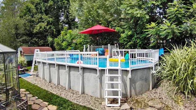 Exterior, Pool