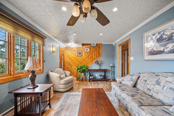 Interior, Recessed Lighting, Wood Texture Flooring