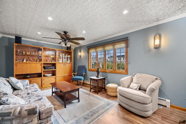 Interior, Living room, Recessed Lighting, Wood Texture Flooring