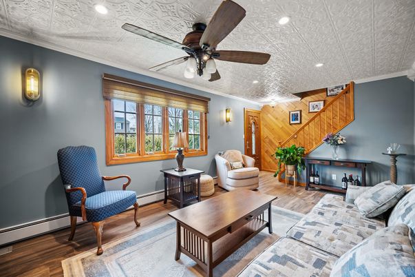 Interior, Living room, Recessed Lighting, Wood Texture Flooring