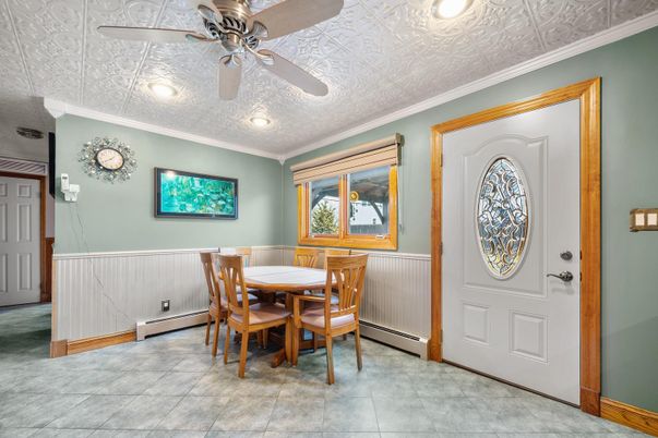 Dining room, Interior, Recessed Lighting