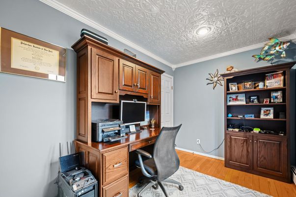 Home Office, Interior, Recessed Lighting, Wood Texture Flooring