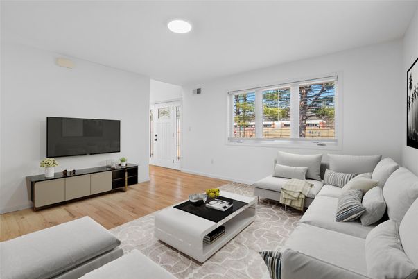 Interior, Living room, Recessed Lighting, Wood Texture Flooring