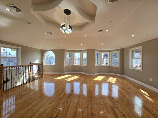 Interior, Pendant Lights, Recessed Lighting, Wood Texture Flooring