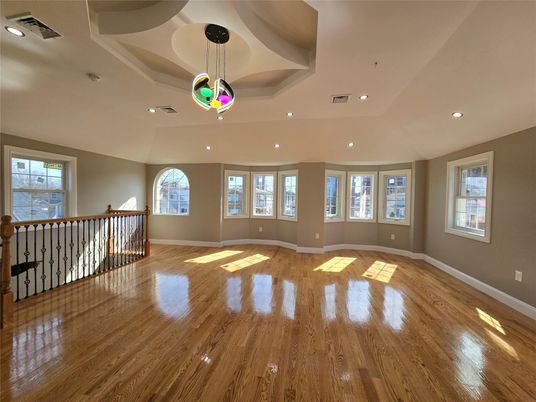 Interior, Pendant Lights, Recessed Lighting, Wood Texture Flooring