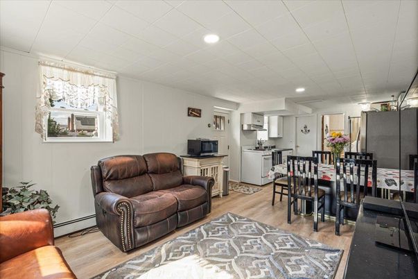 Dining room, Interior, Kitchen, Recessed Lighting, Wood Texture Flooring
