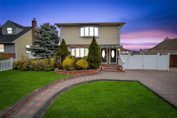 Backyard, Exterior, Facade, Modern