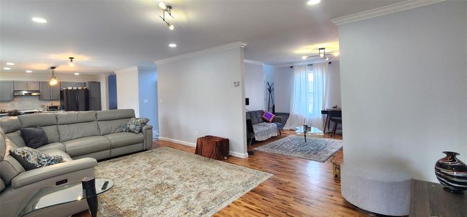 Interior, Kitchen, Living room, Pendant Lights, Recessed Lighting, Wood Texture Flooring