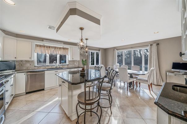 Chandelier, Dining room, Interior, Kitchen, Recessed Lighting, Stainless Steel Appliances