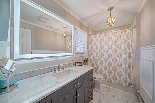 Bathroom, Interior, Marble, Pendant Lights