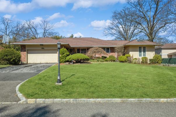 Attached, Exterior, Facade, Brick Facade, Ranch