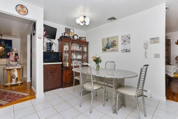 Dining room, Interior