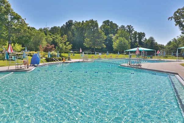 Exterior, Playground, Pool